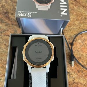GARMIN Fenix 5s Rose Goldtone Sapphire with White Band